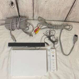 Nintendo Wii with controller TESTED AND WORKING all necessary cords included